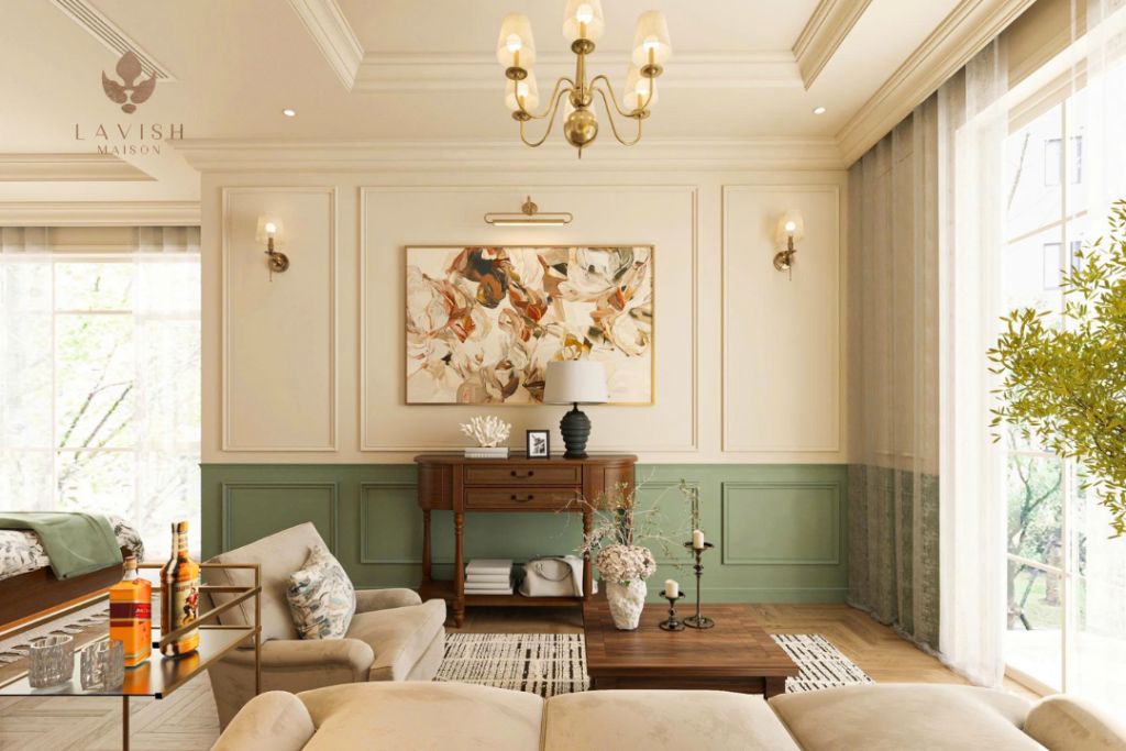 Phòng khách phong cách Transitional Farmhouse với tường ốp gỗ màu xanh, nội thất gỗ và sofa màu be, kết hợp đèn chùm cổ điển.