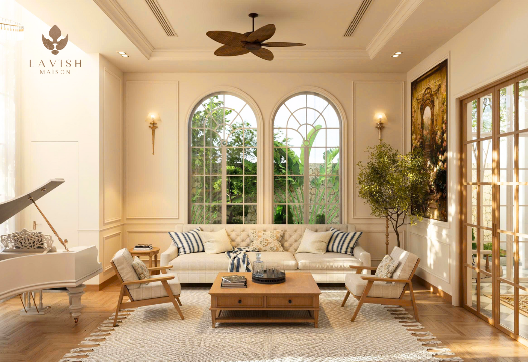 Nội thất Transitional Farmhouse với sofa linen, gối cotton và thảm len ấm áp.